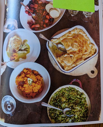 Jamie Oliver's 
CHICKEN PIE 
FRENCH-STYLE PEAS 
SWEET CARROT SMASH
SERVES 6