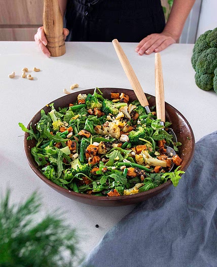JENNIFER GARNER 'BIG' SALAD
