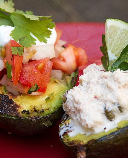 Avocats farçis sur le BBQ