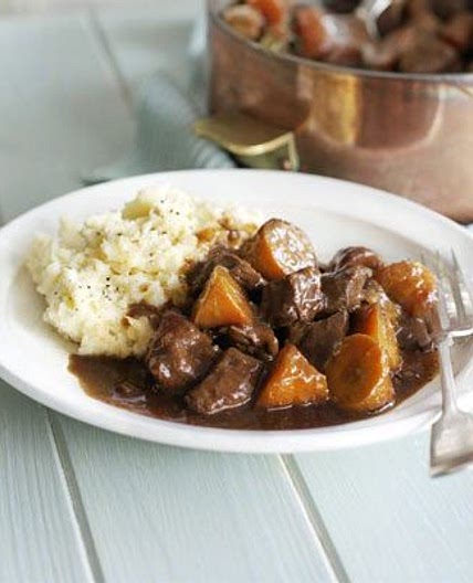Beef & stout stew with carrots