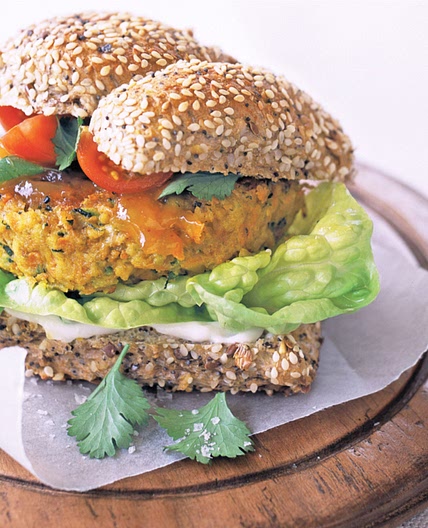 Curried vegetable burgers (vegetarian)