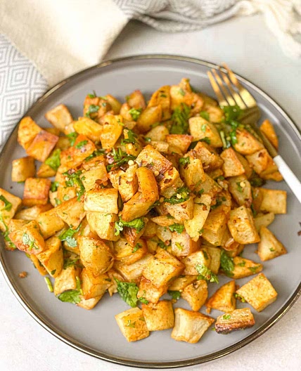 Spicy Potatoes and Cilantro (Lebanese Batata Harra Recipe)