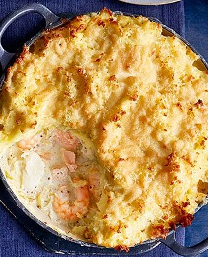 Creamy fish & leek pie