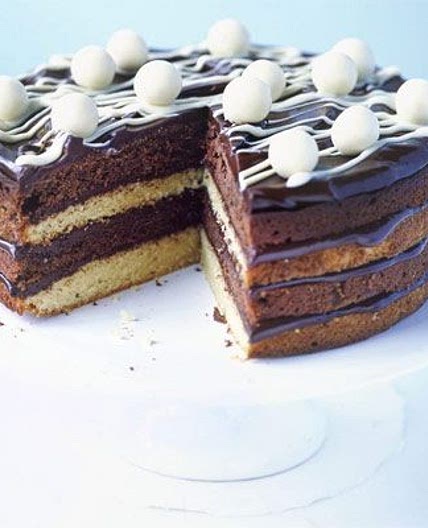 White & dark chocolate cake