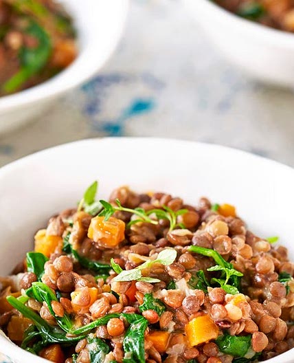 Creamy lentils with spinach and thyme