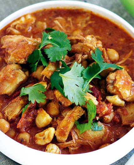 Slow-cooker chicken and chickpea curry