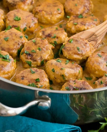 Chicken Meatballs in a Cream Sauce (Tefteli)