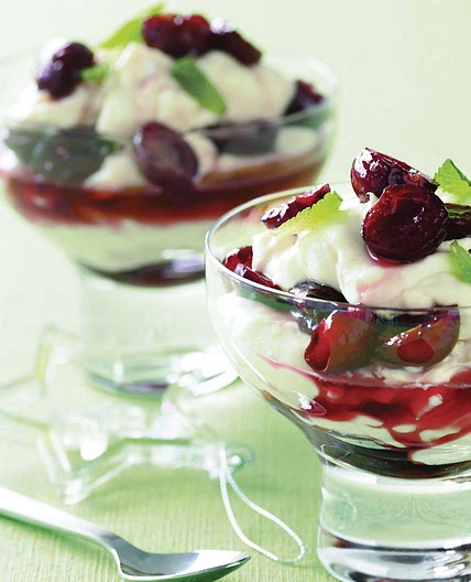 Cherry meringue desserts