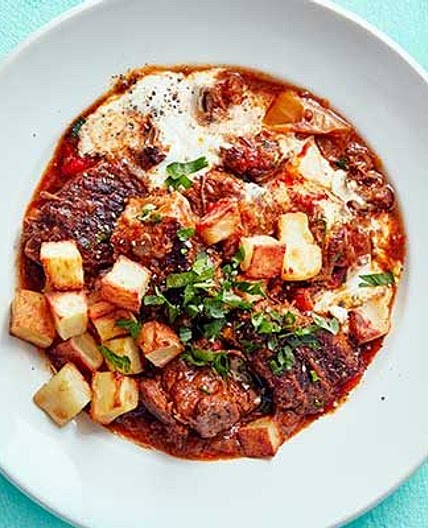 Slow-cooker beef goulash
