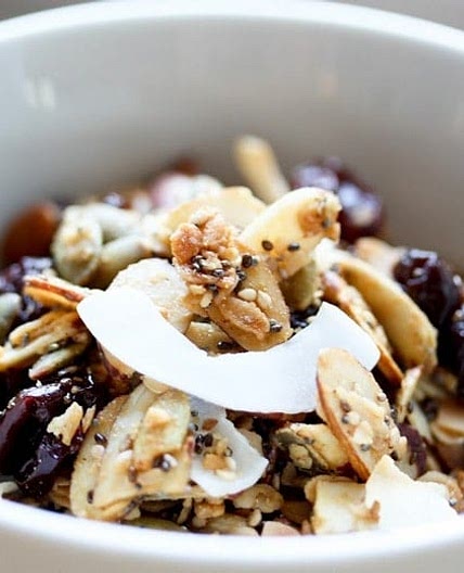 Homemade Granola Recipe (VEGAN + Gluten-free)