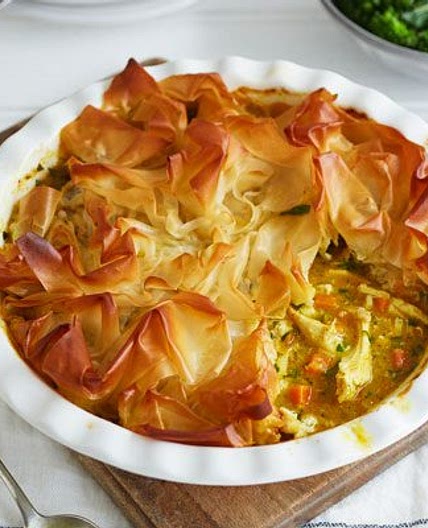 Creamy curried chicken pie