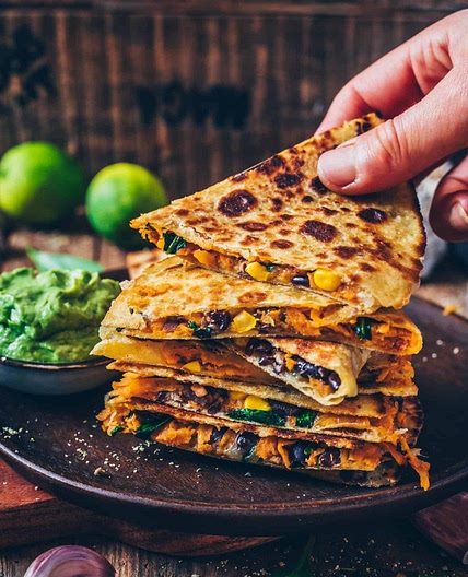 Vegane Süßkartoffel-Quesadillas (einfaches Rezept)