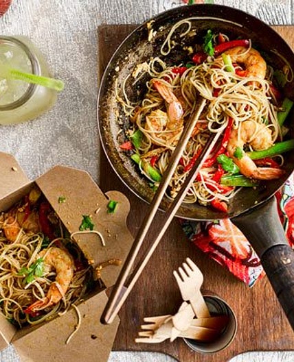 Singapore noodles with prawns