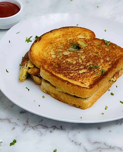 Bread Omelette / Indian Omelet Sandwich