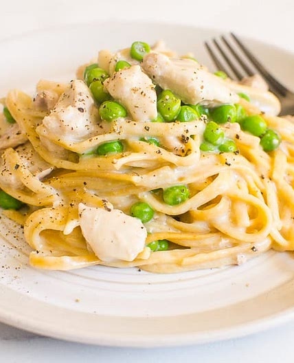Healthy Chicken Alfredo {30 Minutes!}