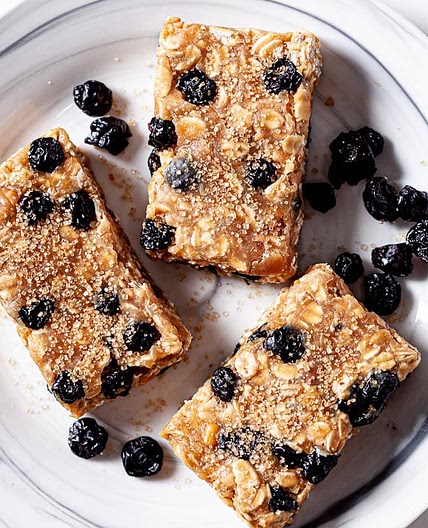 5-Ingredient Protein Bars (no-bake!)