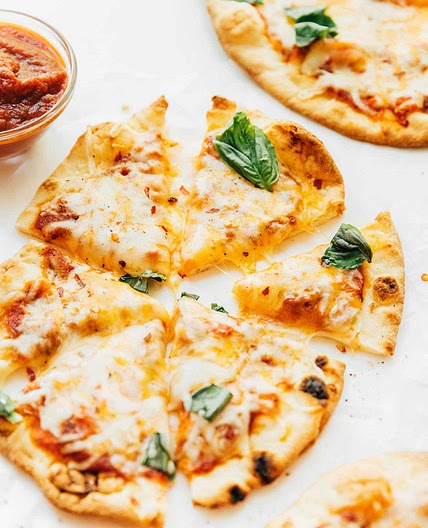 Easy Naan Pizza (Crispy Bottom!)