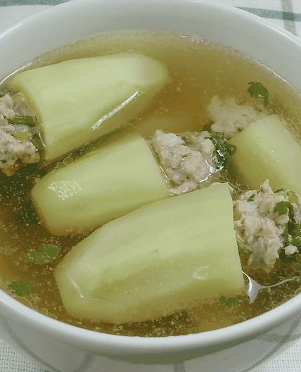 Stuffed Cucumber Soup With Chicken and Mushrooms