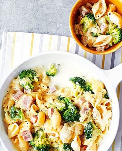 Cheesy ham & broccoli pasta