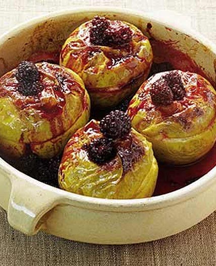 Spiced roasted apples & blackberries