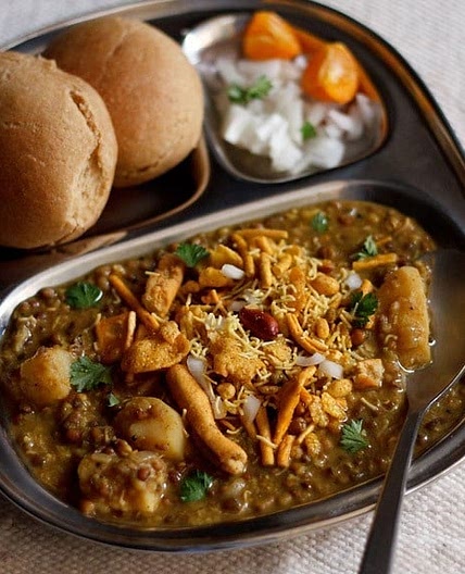 Misal Pav (Misal Recipe)