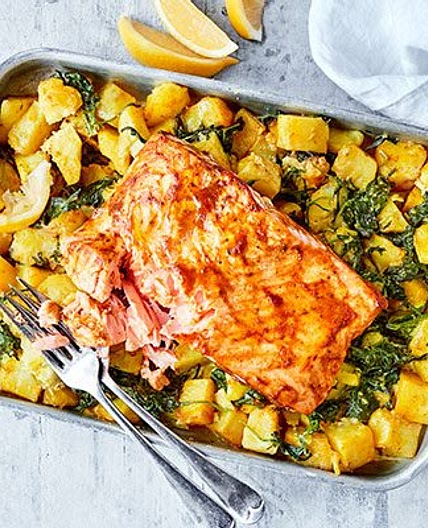 Spiced salmon with traybaked sag aloo