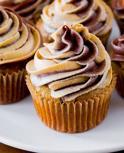 Banana Cupcakes with Chocolate Peanut Butter Frosting