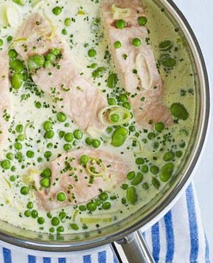 Salmon with greens & crème fraîche