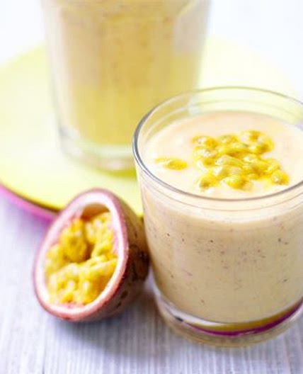 Creamy mango & coconut smoothie