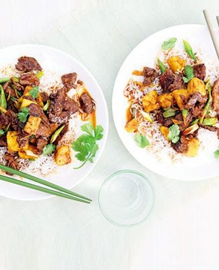Pineapple, beef & ginger stir-fry