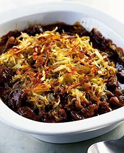 Beef pie with crisp potato crust