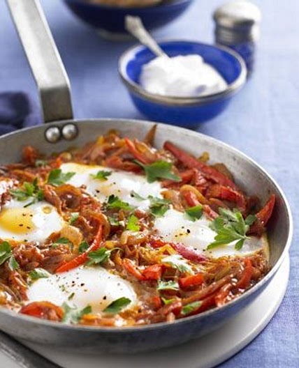 Turkish one-pan eggs & peppers (Menemen)