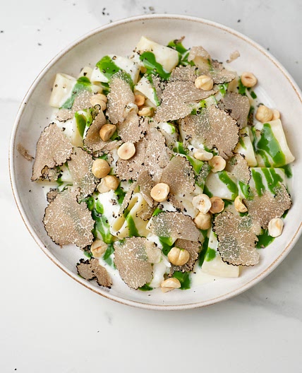 ITALIANO - Calamarata con burrata e tartufo estivo