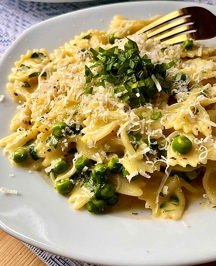 15 minute Creamy Pea Pasta 