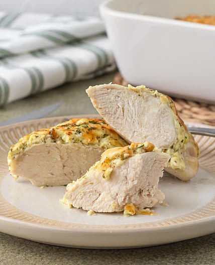 Cheesy Greek Yogurt Chicken Bake