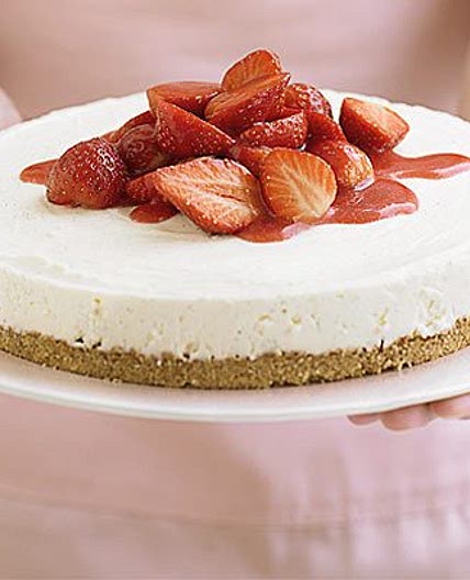 Strawberry cheesecake in 4 easy steps