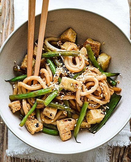 Sesame & spring onion stir-fried udon with crispy tofu