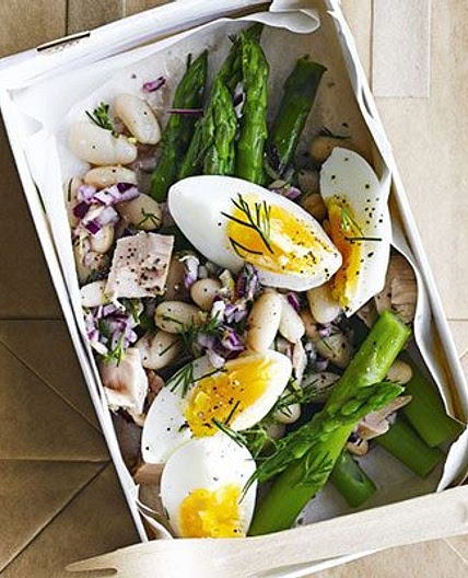 Lemony tuna & asparagus salad box