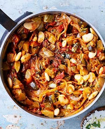 Slow-cooked marrow with fennel & tomato