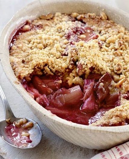Rhubarb crumble