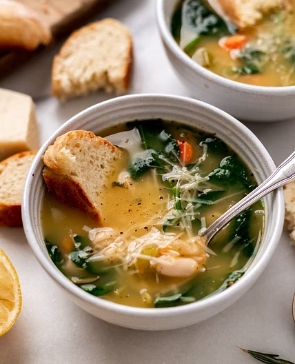 Healthy Tuscan White Bean Soup (Vegan!)