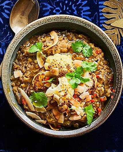 Red cabbage, cauliflower & coconut dhal