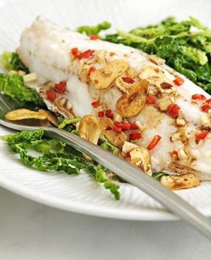 Steamed bass with garlic & chilli