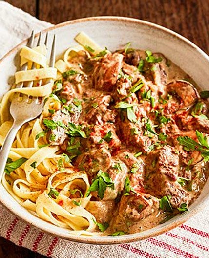 Slow cooker beef stroganoff