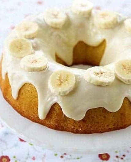 Banana Pudding Cake With Cream Cheese Glaze