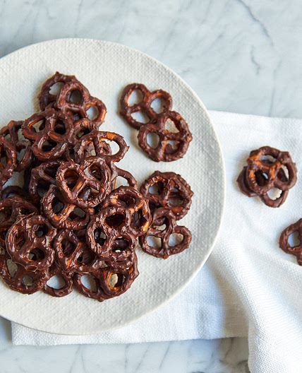 Chocolate Cinnamon Pretzels
