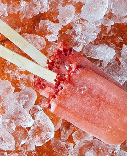 Strawberry & Prosecco ice lollies