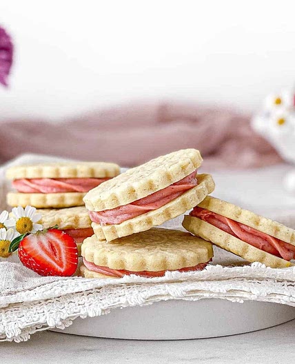 Strawberry Cheesecake Cookies