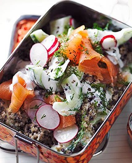 Smoked salmon, quinoa & dill lunch pot