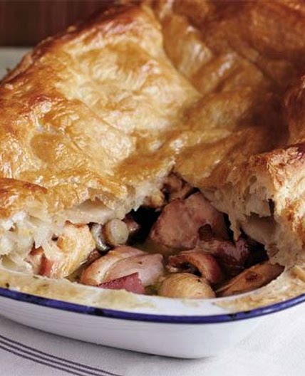 Chicken & mushroom puff pie